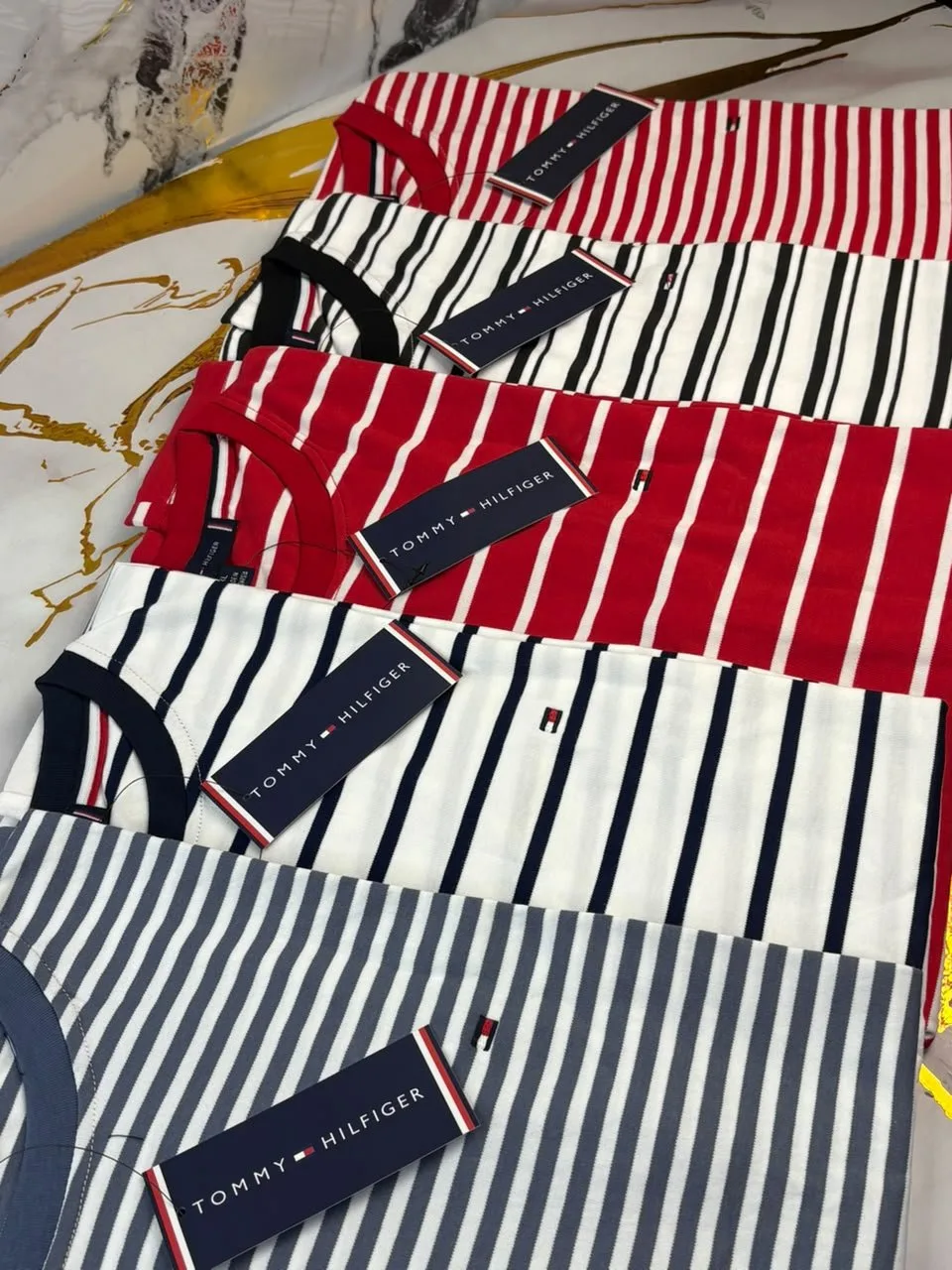 Docena de camisetas sellada · foto 2 de 3